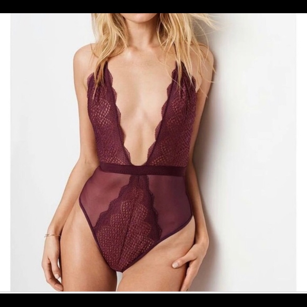 NWOT Victorias Secret burgundy teddy, S